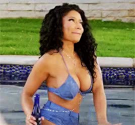 Pool Nicki