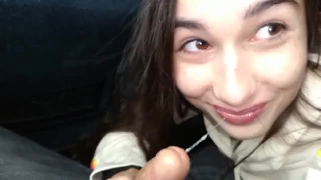 Fresh 19yo pov teen loves to enjoy facial in public bus