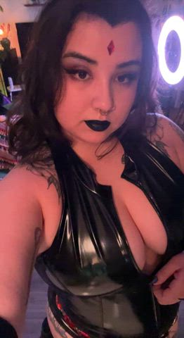 Raven in latex