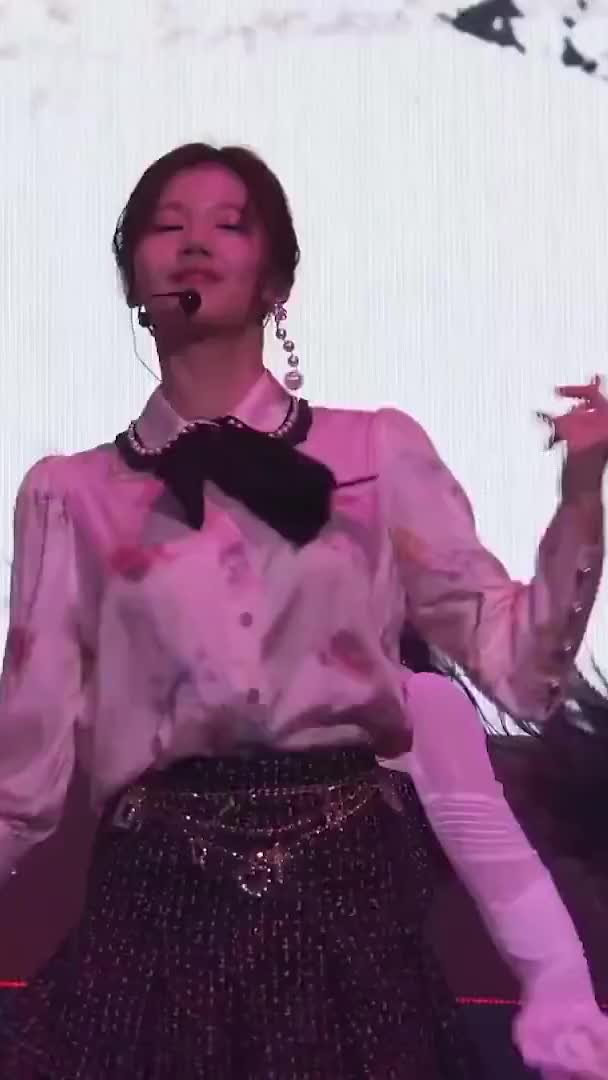 TWICE 181211 Sana @ YouTube FanFest Music JAPAN 2018