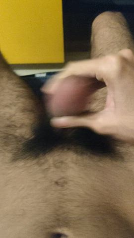 18 M. Discovering my kinks and sexuality ;)