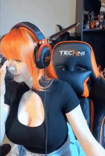 JennaLynnMeowri’s big fat juicy tits make me sooo hard