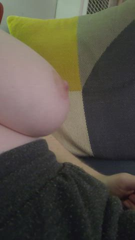 My areolas get so much smaller as my nipples get hard!