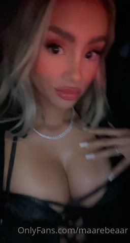 Blonde Boobs Lips gif