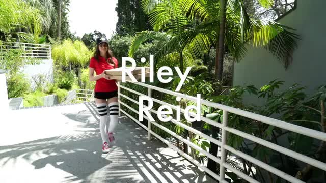 Riley Reid gang banged DPed squirting facialed and swallowing