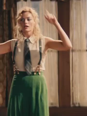 Margot Robbie in Babylon