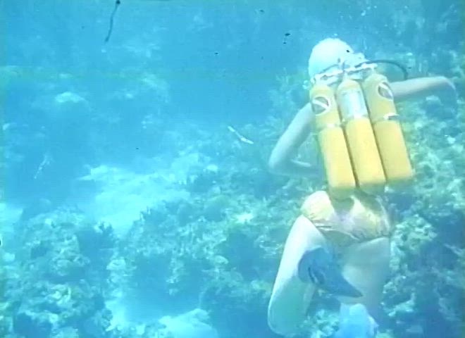 Nudes on Tiger Reef (US1964) (4/5) - underwater