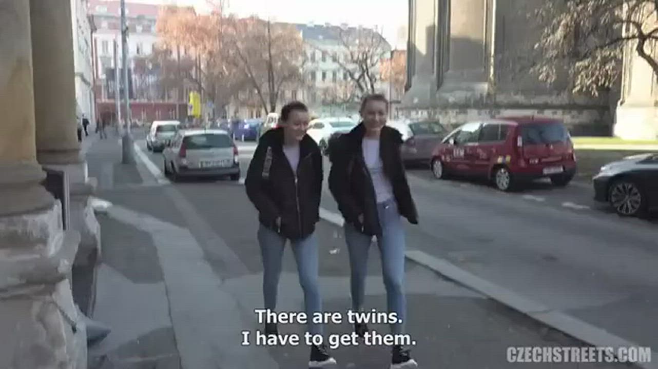 Naive Twins