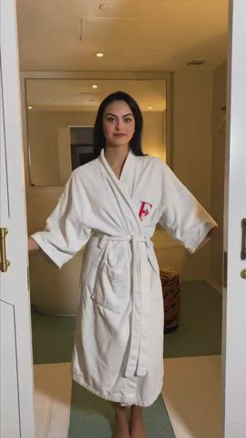 Camila Mendes