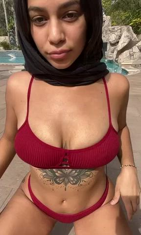 arab bouncing tits natural tits titty drop gif
