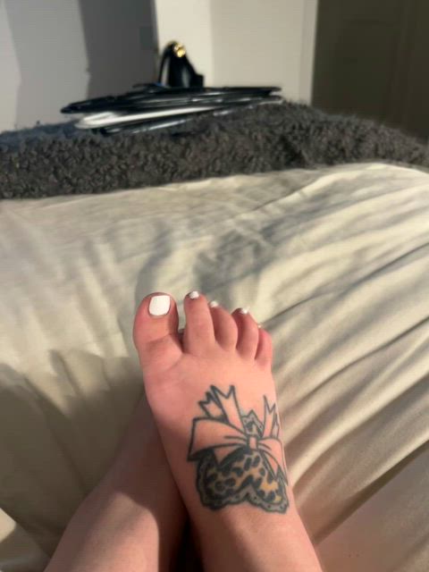 Tiny feet are cute too right?