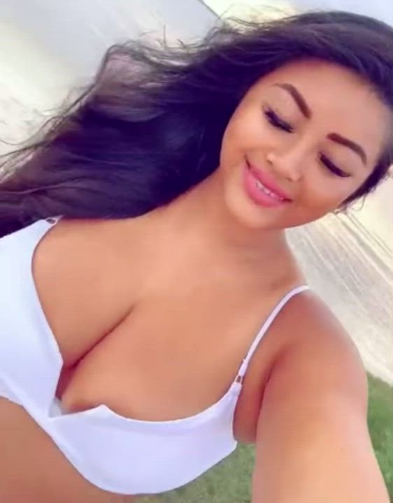 Asian Big Tits Bikini Busty Cleavage MILF Smile Thai Titty Fuck gif