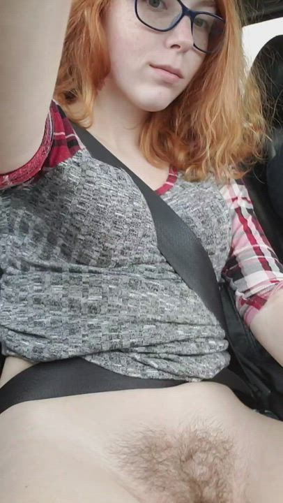 Daring Redhead[GIF]