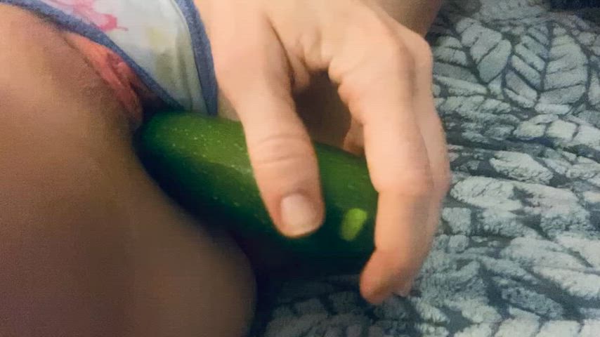 A tale of a farm girl and her zucchini