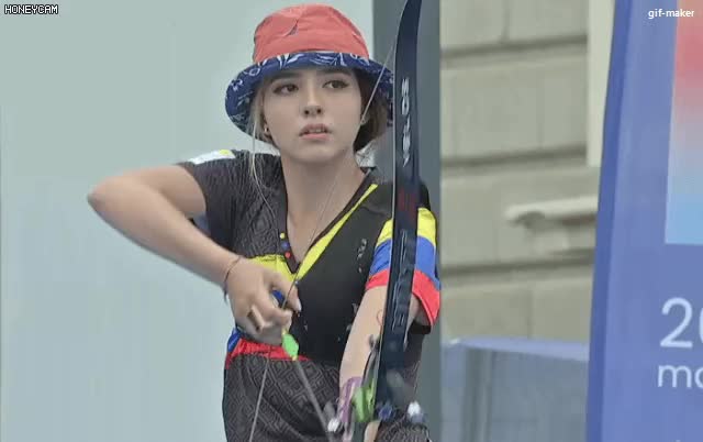 World-Archery-Youth-Championships-2019-Valentina-Acosta-Giraldo-тян-гифки-5740263