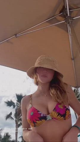 Big Tits Bikini Sydney Sweeney gif