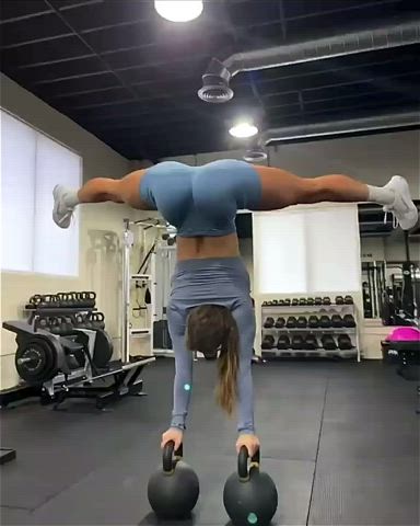 Katie Sonier - Flexible LONG Legs #2 🦵🏻😍