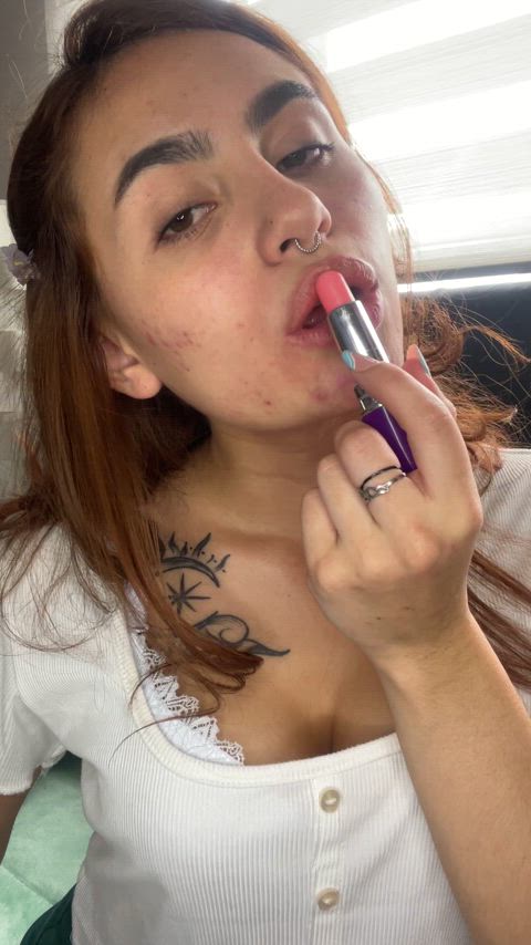 19 years old amateur brunette cute latina lipstick lipstick fetish onlyfans tattoo