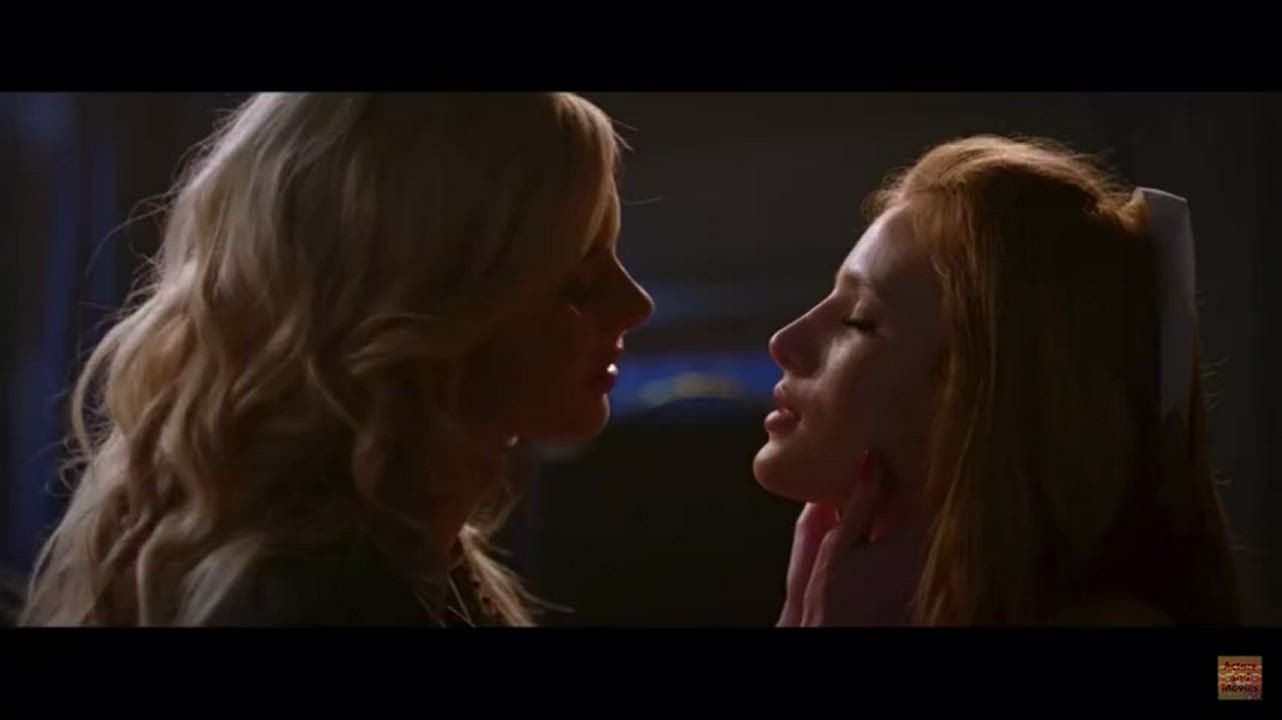 Babysitter Bella Thorne Lesbian gif