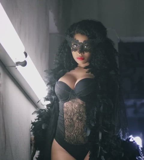 Nicki Minaj, Trick or Treat