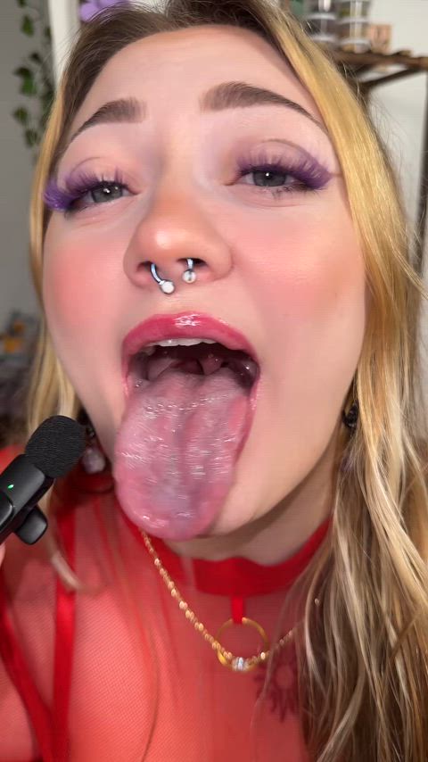 Tongue asmr