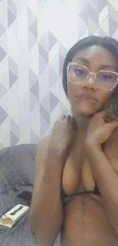 ass bouncing camgirl ebony latina lips skinny small tits teen gif