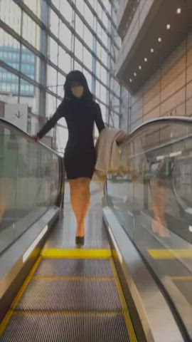 Escalator upskirt