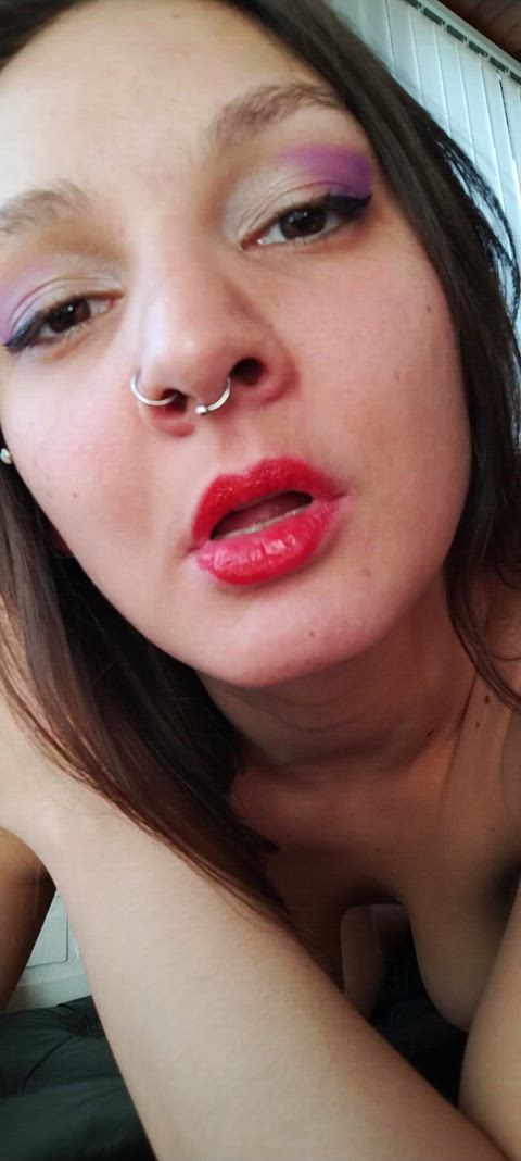 brunette lips lipstick lipstick fetish onlyfans latinas gif