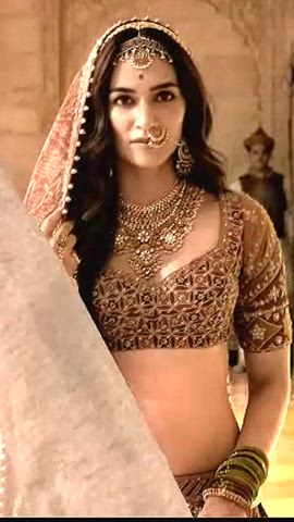 Kriti is bomb in traditional