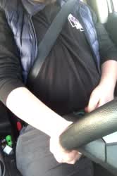 Turns otu cumming while driving is harder than it looks ‚ (28)