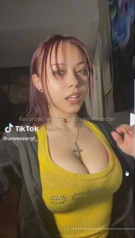 18 years old amateur big tits boobs busty cute latina natural tits teen tits gif