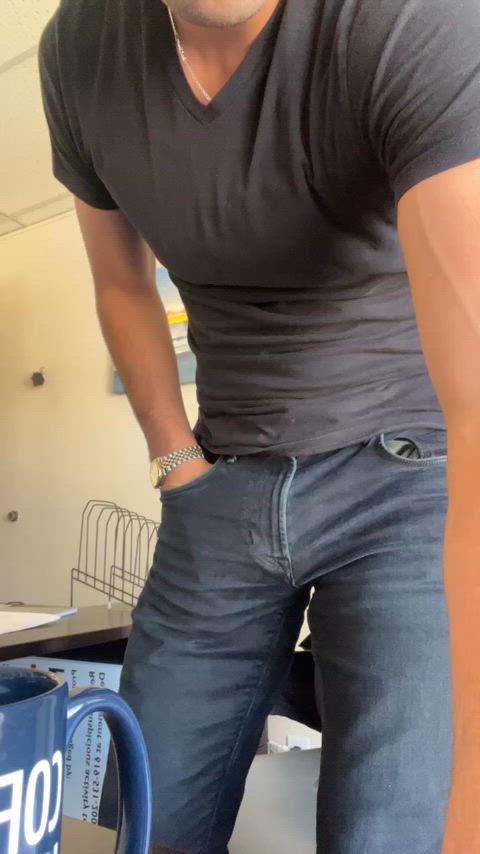 Was about to cum at the office until someone was coming in :(