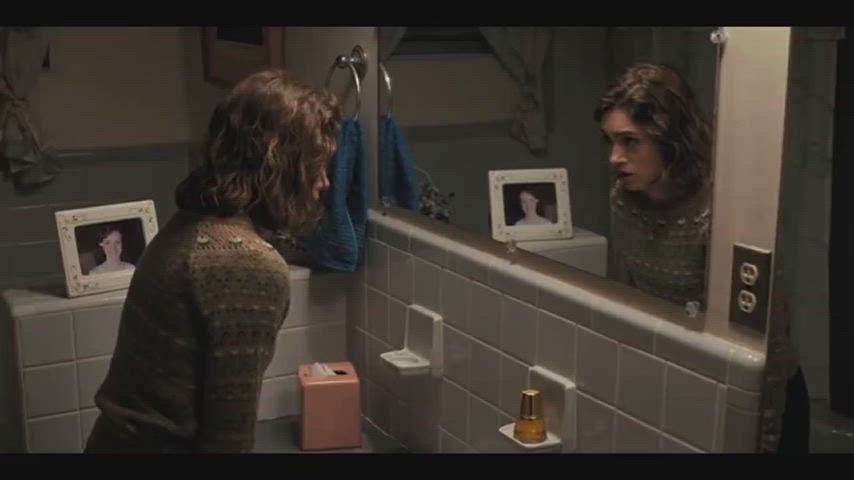 brunette celebrity natalia dyer gif