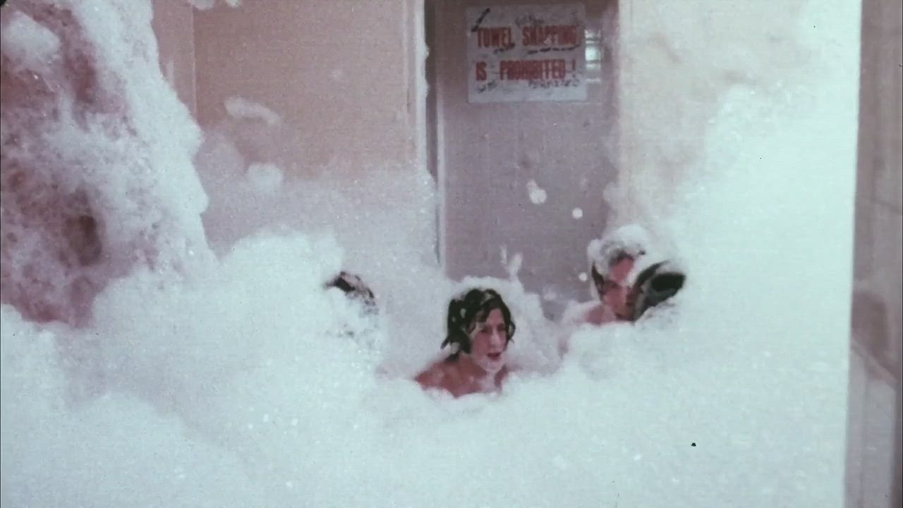 Scene from Revenge of the Cheerleaders (US1976) + a LOT of foam (2/2)