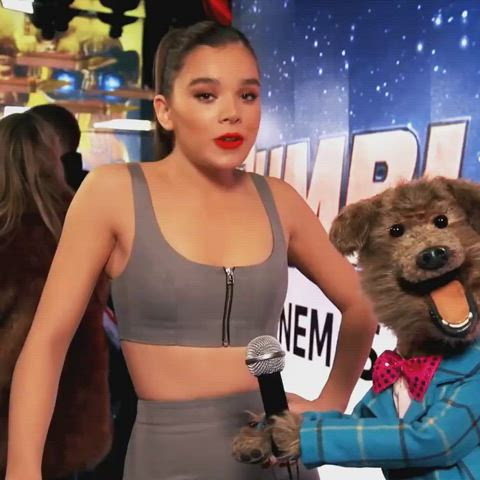 belly button hailee steinfeld sexy sexy voice gif