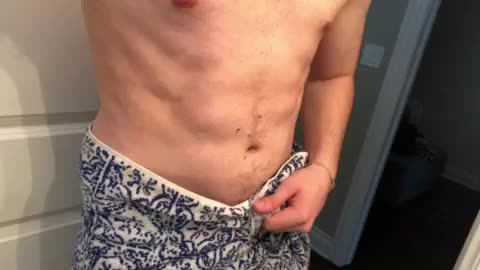 A little Saturday morning post shower gif for all the sexy moms!