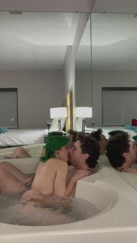amateur bath bathtub couple hotel kiss kissing real couple sensual gif