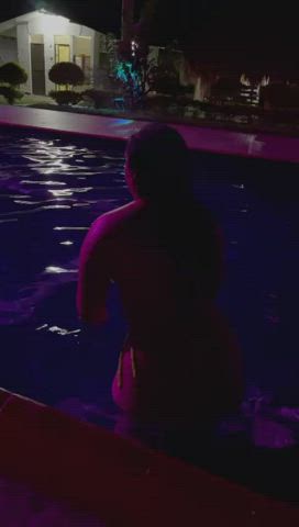 big ass camgirl colombian latina nsfw pool swimming pool swimsuit gif