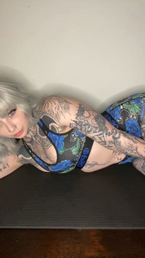 sfw tattoo tattooed alt-girls pale-girls suicide-girls gif