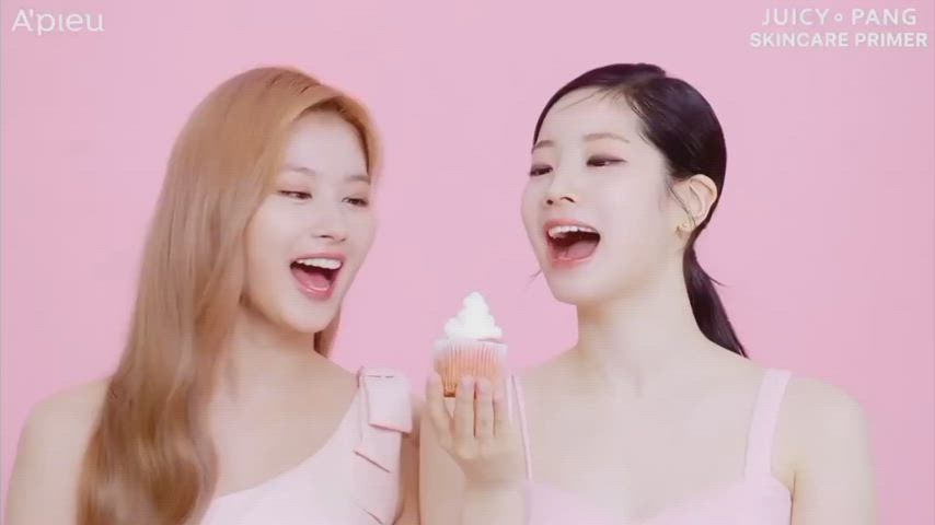 Sana &amp; Dahyun who would you spread out first?🥵💦