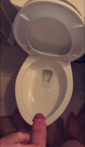 big dick peeing solo gif