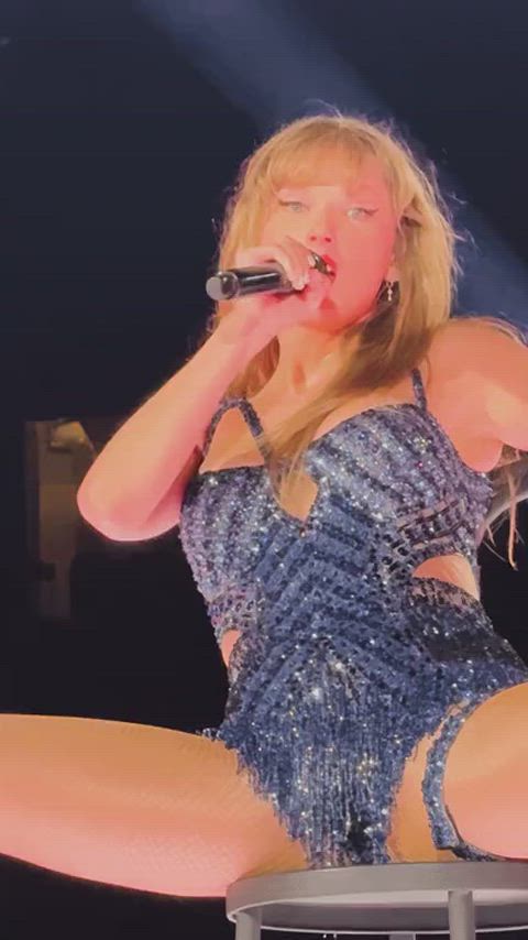 pussy taylor swift tight pussy gif