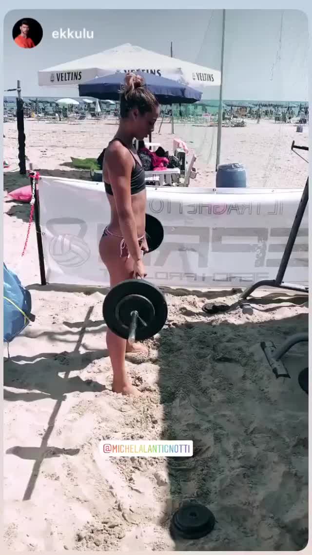 Michela Lantignotti working out