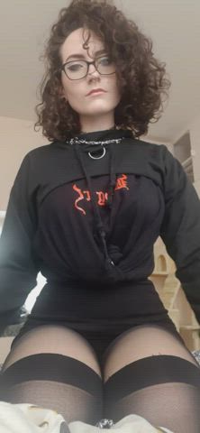 I can be your medium titty goth girlfriend (drop)