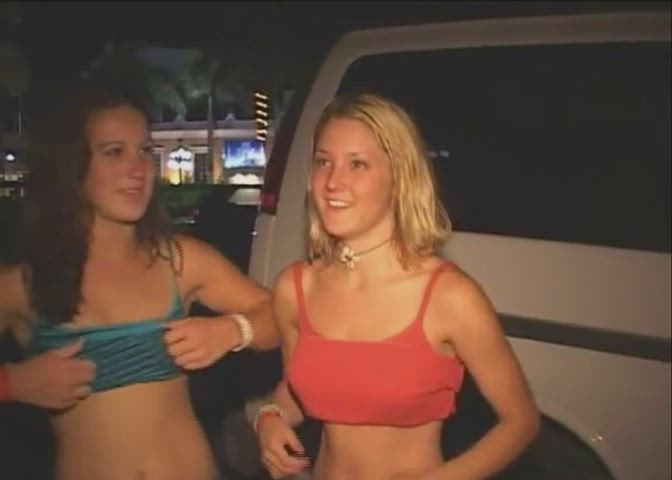 flashing girls public gif