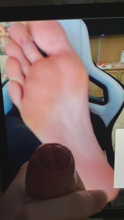 Pokimanes Feet