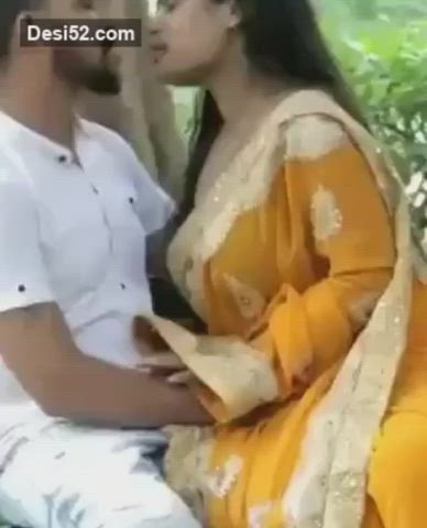 Cute Desi Shy Gawl In Traditional sharee Enjoying in Park ❤️🔥 FULL VIDE0 👇👇