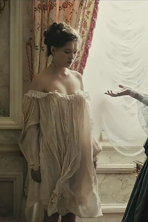 Lea Seydoux - sweet french plot in Farewell My Queen