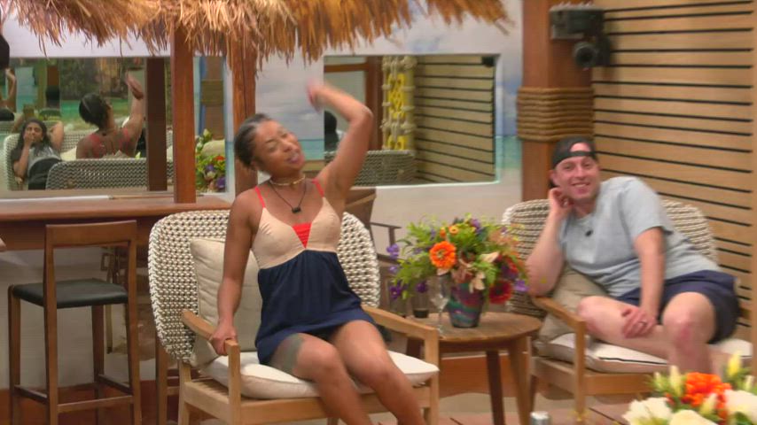 Summer Upskirt 2022-04-20 BBCan10