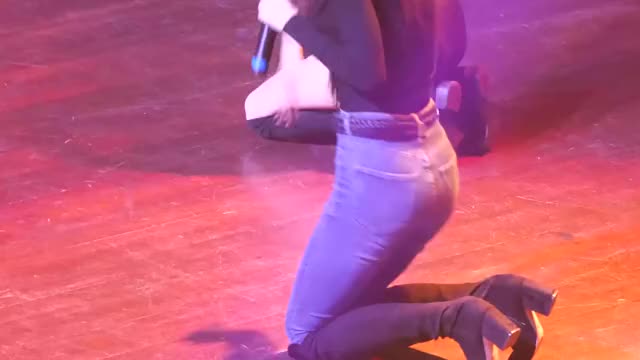 tight chungha 3 cropped 3